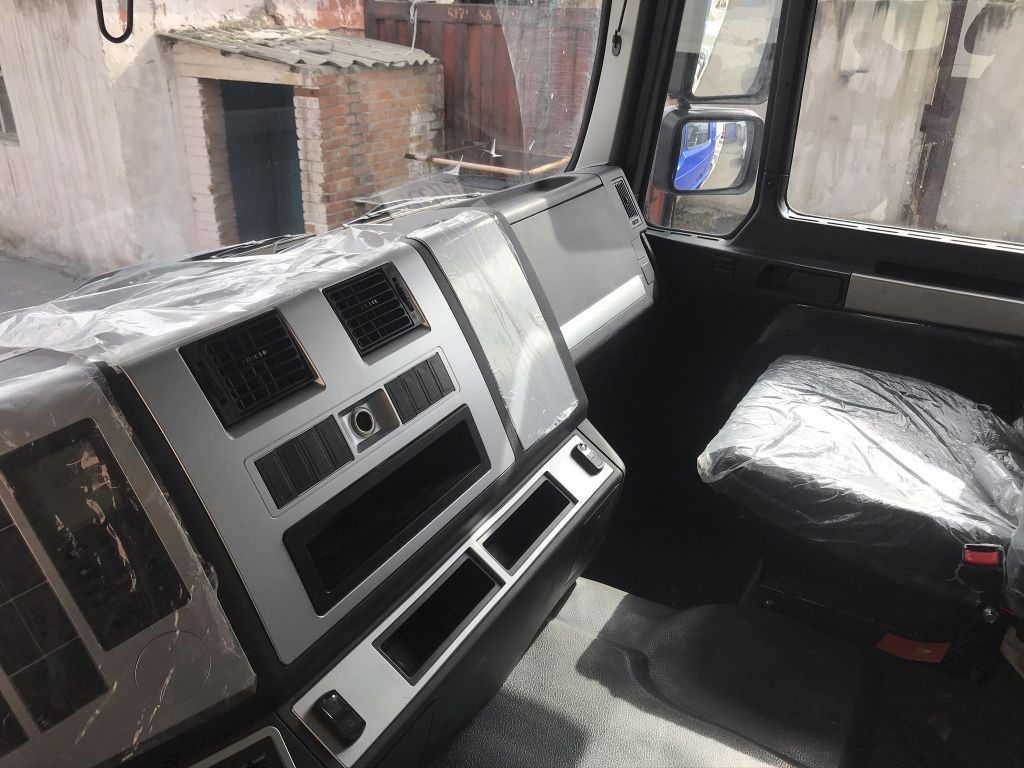 Автобетоносмеситель F3000 6x4 фото 9 Автобетоносмеситель F3000 6x4 фото 9