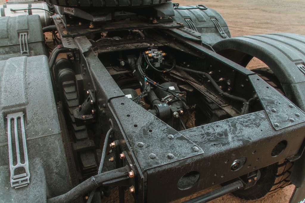 Седельный тягач SX42586W385C X3000 6х6 фото 15